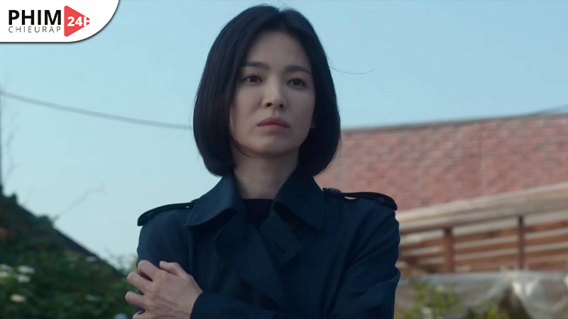 Song Hye Kyo, với vai Moon Dong Eun